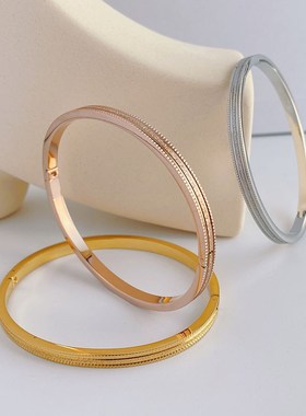 韩版简约钛钢手镯女细磨砂批花18k金色不锈O钢手环气质网红潮手饰