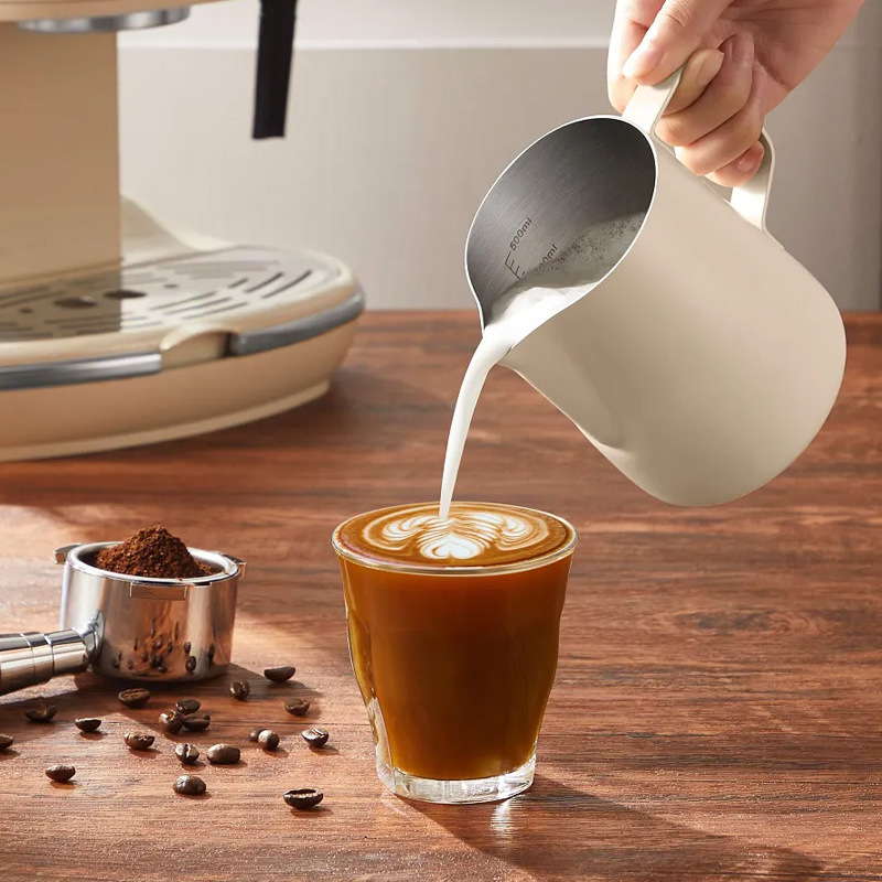 304不锈钢带刻度咖啡拉花杯意式C奶缸打奶泡杯尖嘴奶泡壶拉花神器