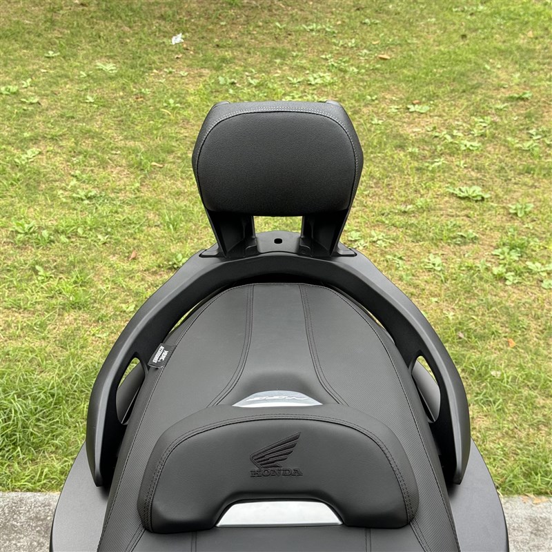 适用于本田佛沙gNSS350改装后靠背 FORZA铝合金靠背 后扶手 尾翼