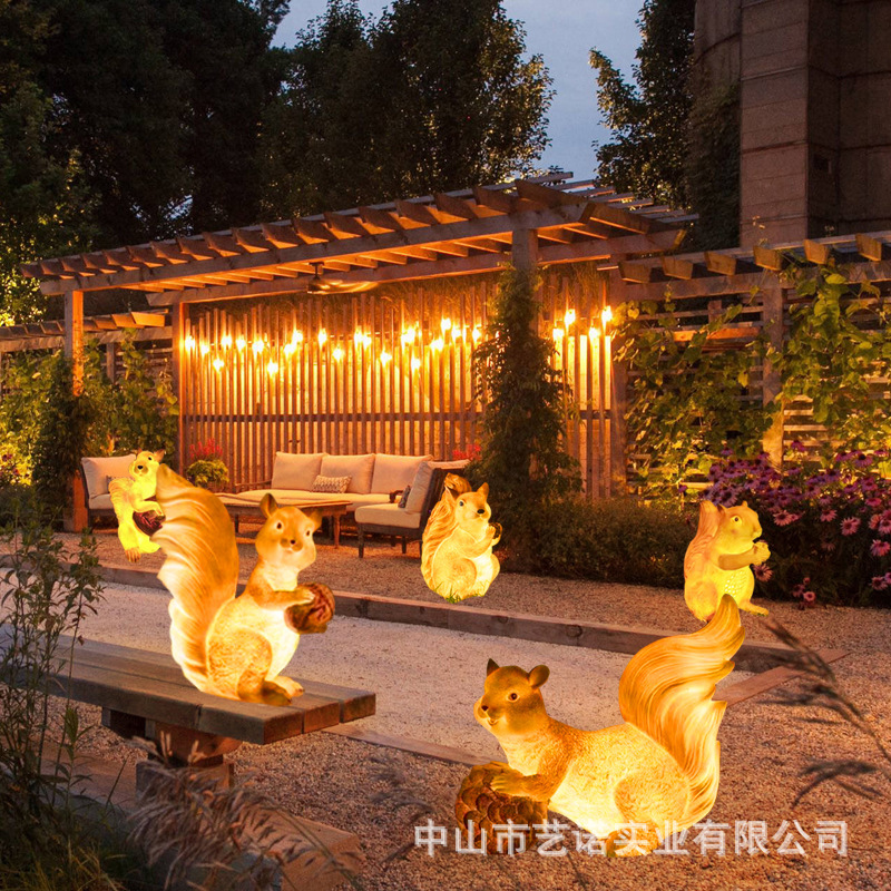 LED文旅灯动物造型景观灯大型户外发光松鼠玻璃钢户外仿真动物灯