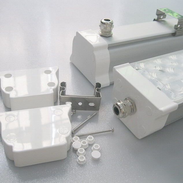 深圳厂家LED条形灯具 带透镜线条灯外壳 led吊灯角度可选线性灯