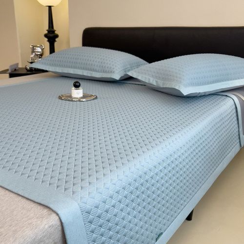 轻奢A类乙纶凉席三件套聚乙烯冰丝席可机洗水洗空调软席2m床笠1.8