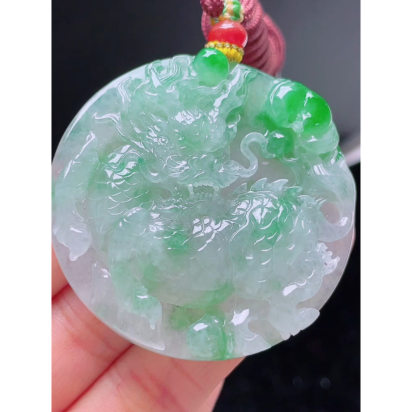 缅甸天然A货玉石翡翠 老坑冰种手工精雕阳绿麒麟牌吊坠