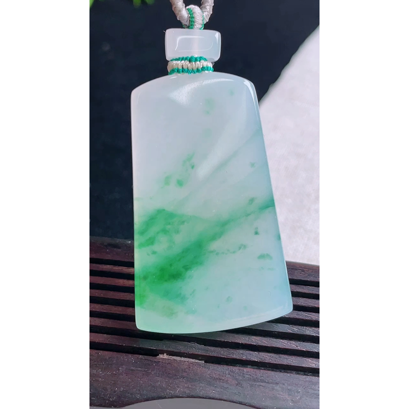 缅甸天然A货玉石翡翠 老坑冰种 手工精雕 飘绿无事牌吊坠