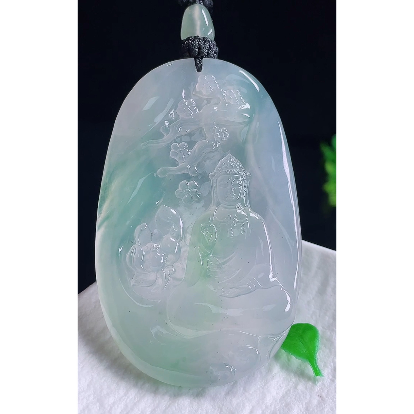 缅甸天然A货玉石翡翠 老坑冰种手工精雕晴绿观音吊坠