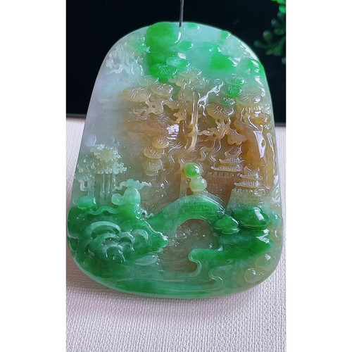 缅甸天然A货玉石翡翠 老坑冰种手工精雕黄加绿山水牌吊坠