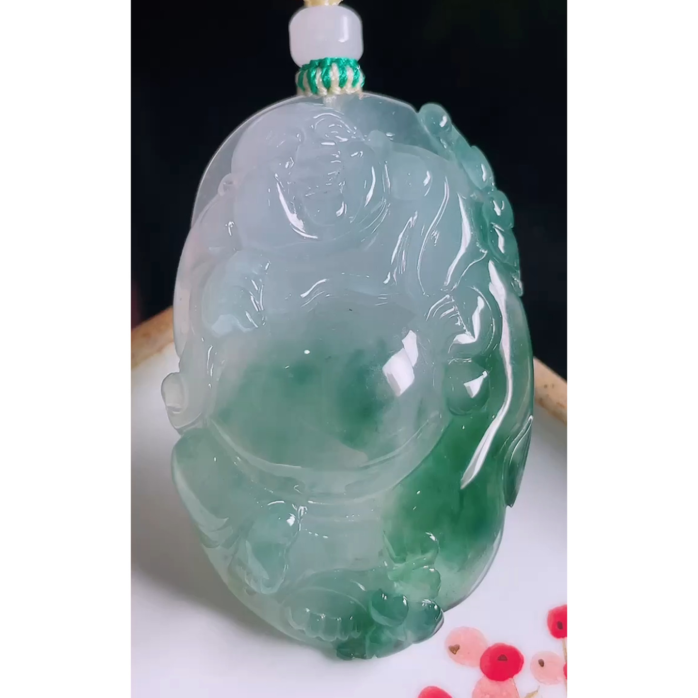 缅甸天然A货玉石翡翠 老坑冰种手工精雕飘蓝花布袋佛吊坠
