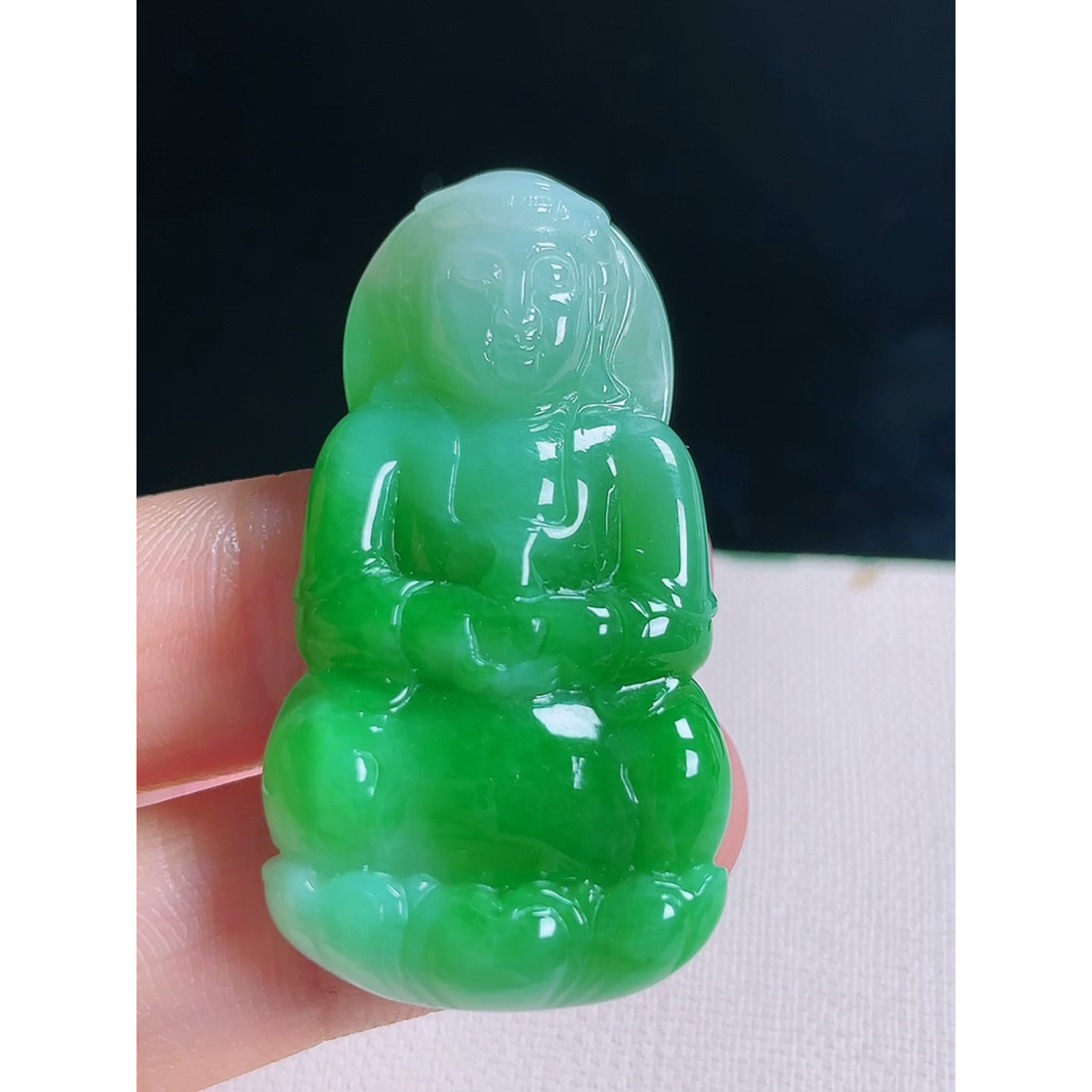 缅甸天然A货玉石翡翠 老坑冰种手工精雕阳绿观音吊坠