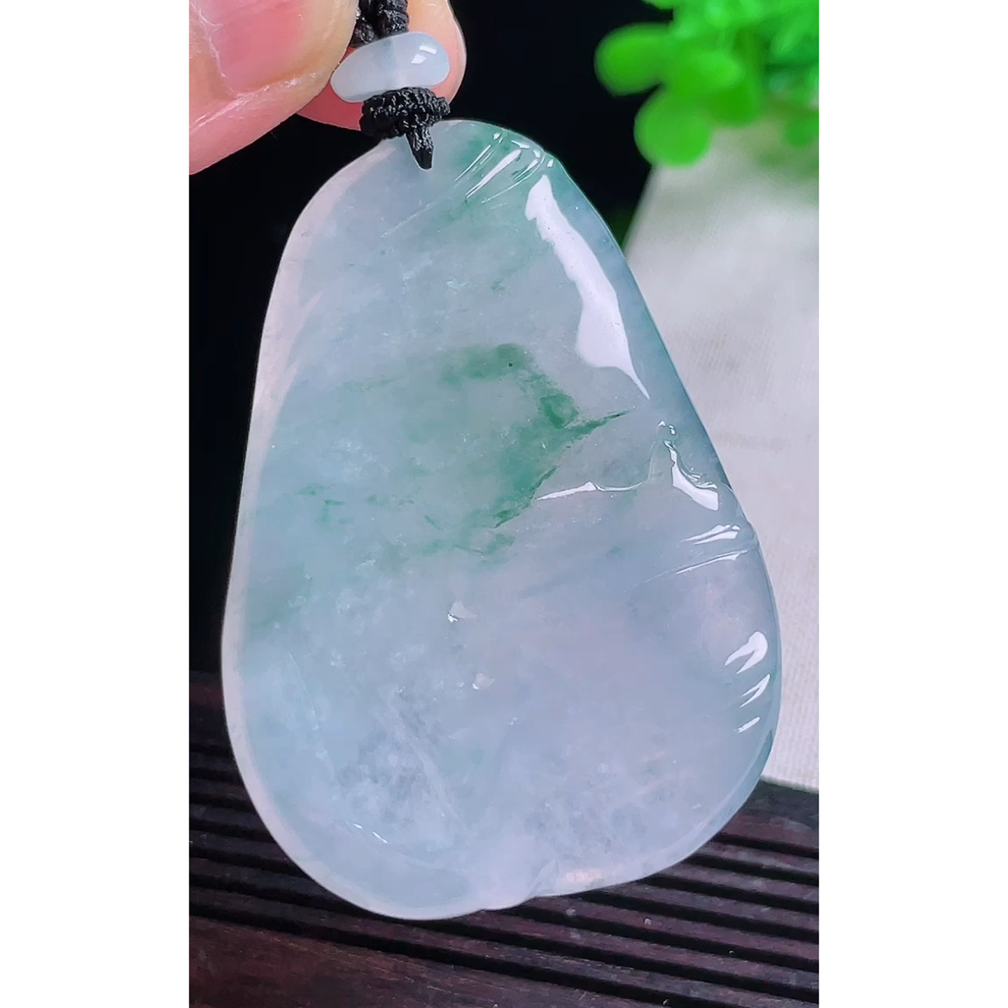 缅甸天然A货玉石翡翠 老坑冰种手工精雕飘花悟道吊坠