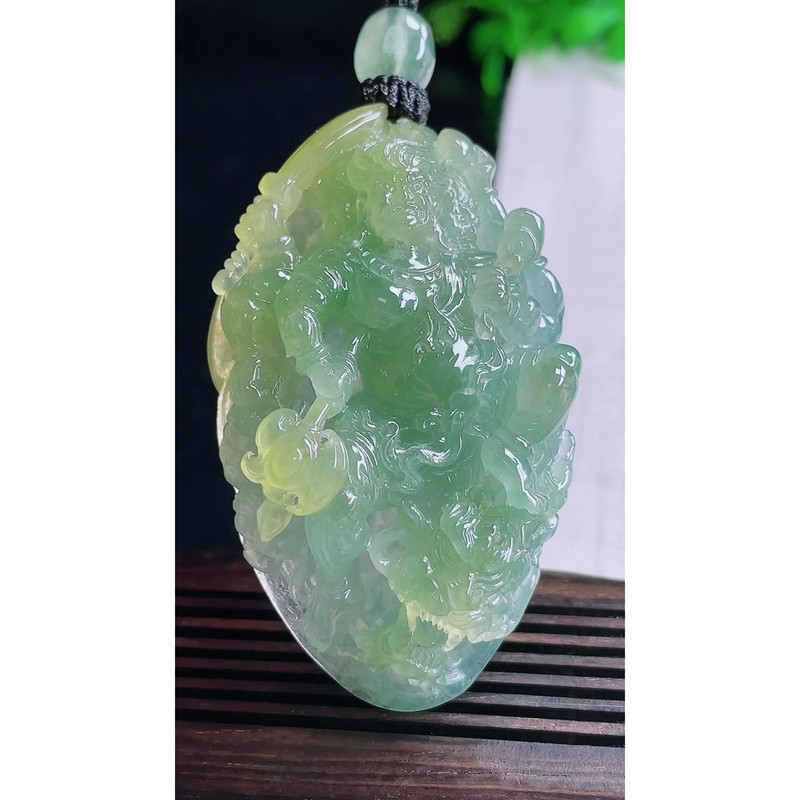 缅甸天然A货玉石翡翠 老坑冰种 手工精雕 黄翡不动明王吊坠