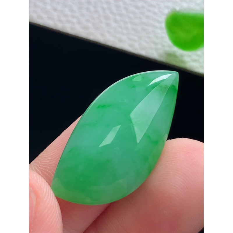 缅甸天然A货玉石翡翠 老坑冰种 手工精雕 随形水滴吊坠