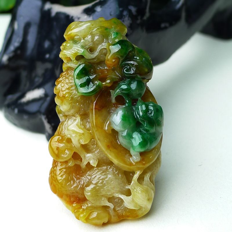 缅甸天然A货玉石翡翠 老坑冰种 手工精雕 黄加绿复古巧雕貔貅吊坠