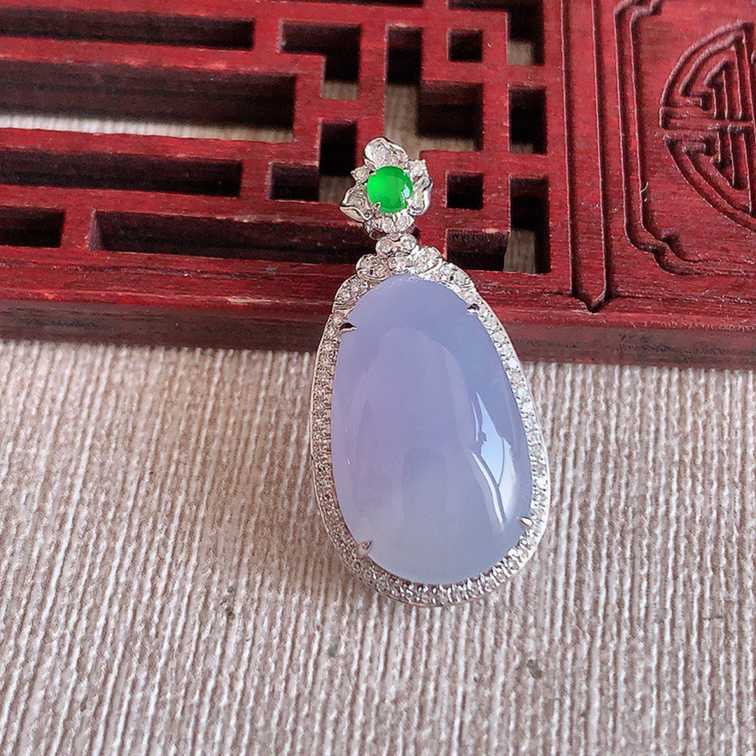 缅甸天然A货玉石翡翠 老坑冰种 手工精雕18K金伴钻紫罗兰福瓜吊坠