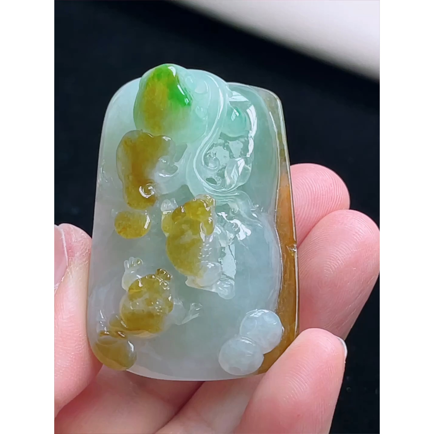 缅甸天然A货玉石翡翠 老坑冰种手工精雕黄加绿金蟾吊坠