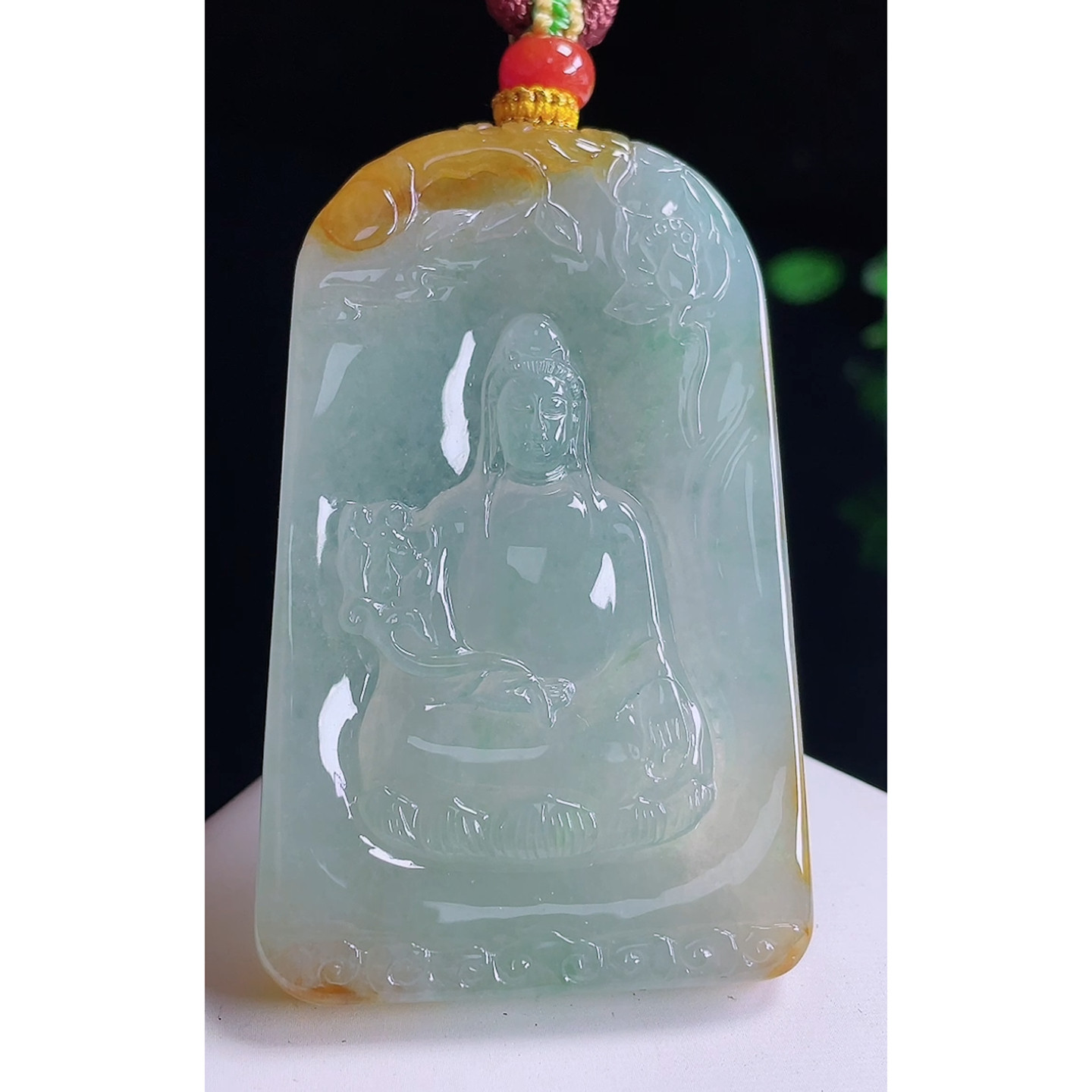 缅甸天然A货玉石翡翠 老坑冰种手工精雕飘黄大势至菩萨吊坠
