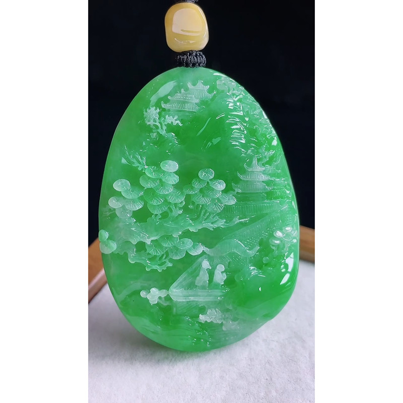 缅甸天然A货玉石翡翠 老坑冰种 手工精雕 阳绿山水牌吊坠