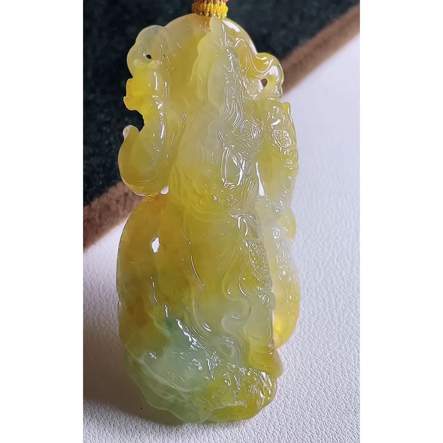 缅甸天然A货玉石翡翠 老坑冰种手工精雕黄翡关公吊坠