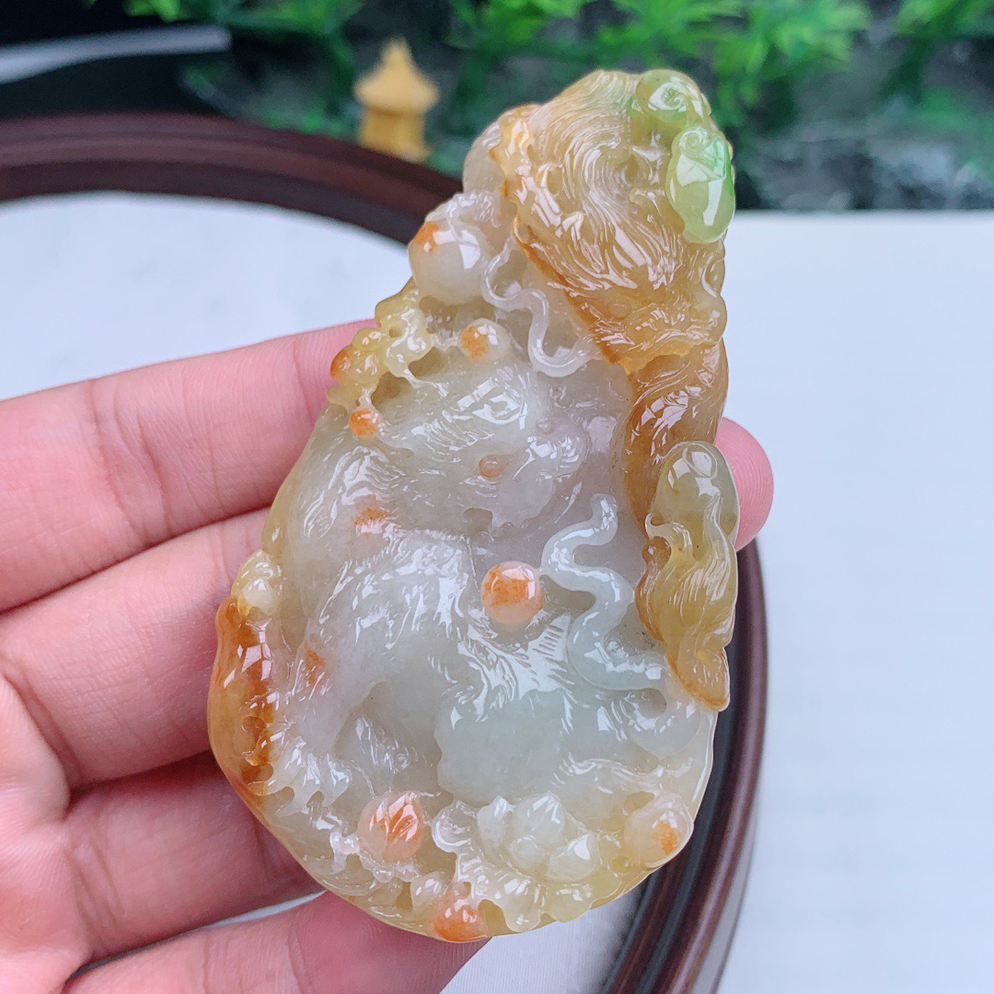 缅甸天然A货玉石翡翠 老坑冰种手工精雕黄翡龙虎牌吊坠