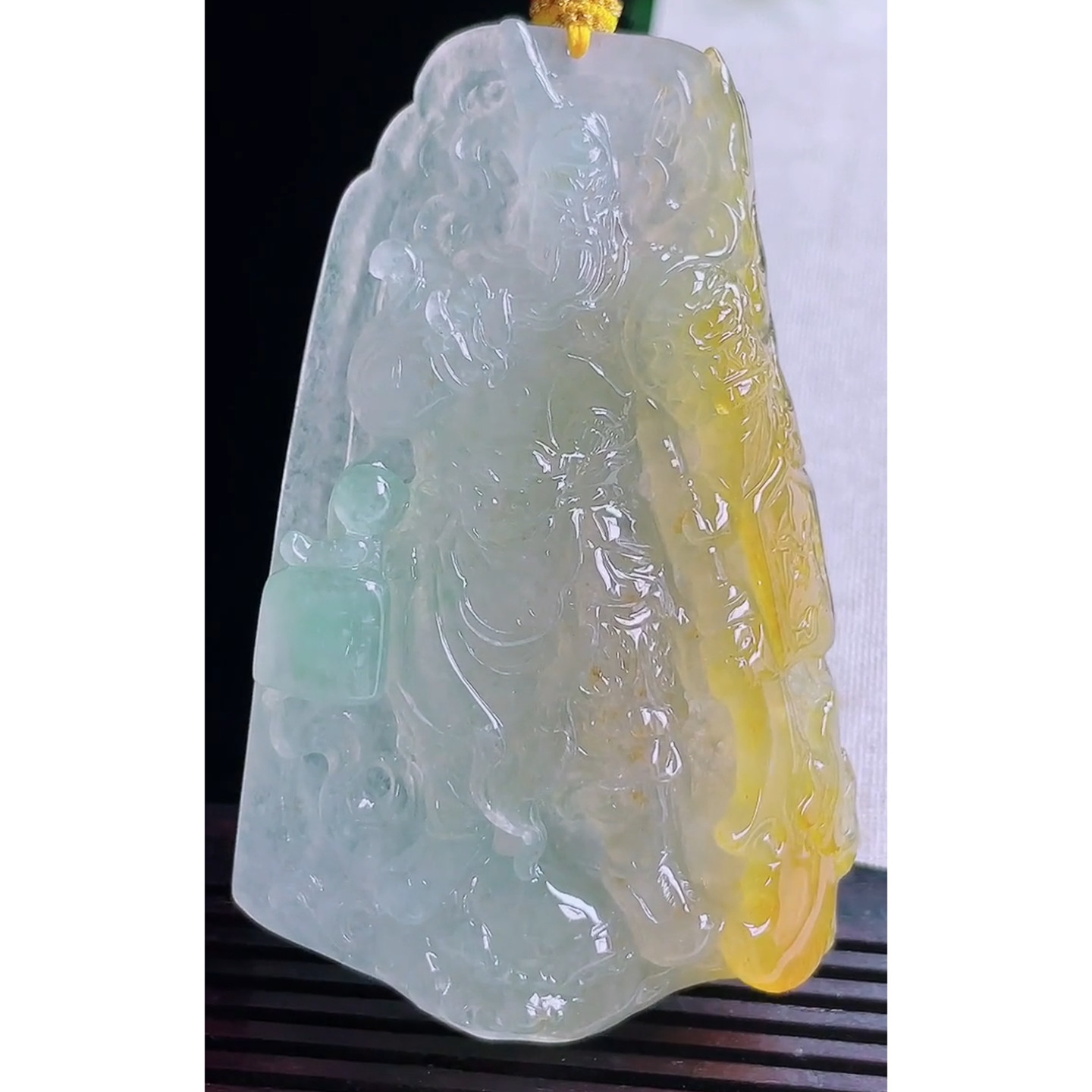 缅甸天然A货玉石翡翠 老坑冰种手工精雕黄翡关公吊坠