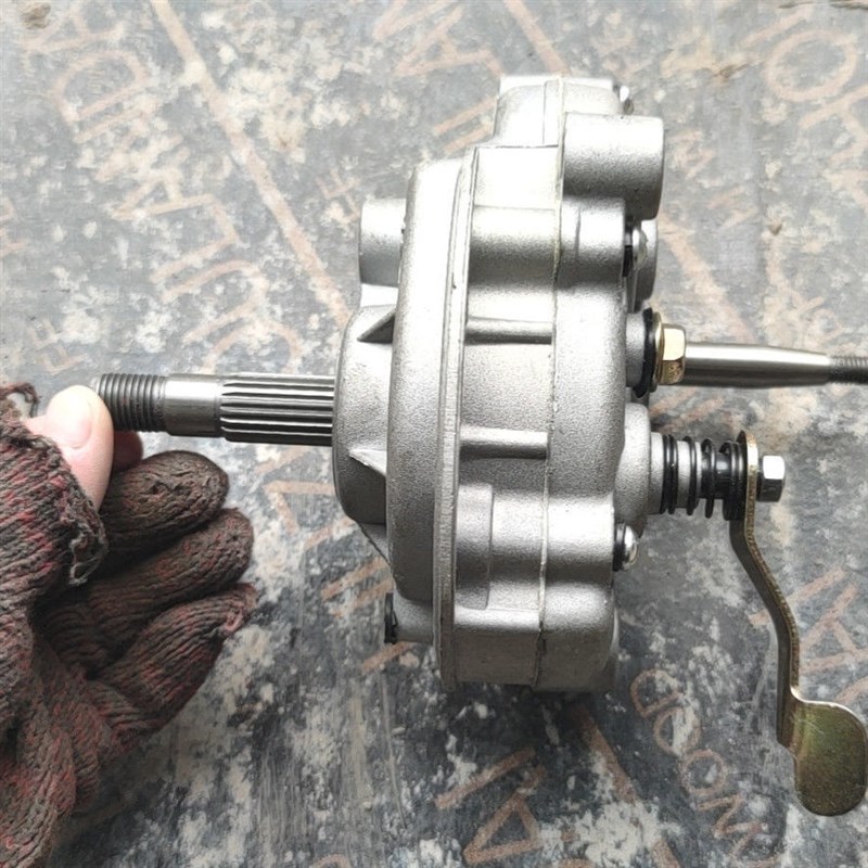 鸡公车独轮车变速箱压箱除草机变速箱小型齿轮箱变速器机动传动轴