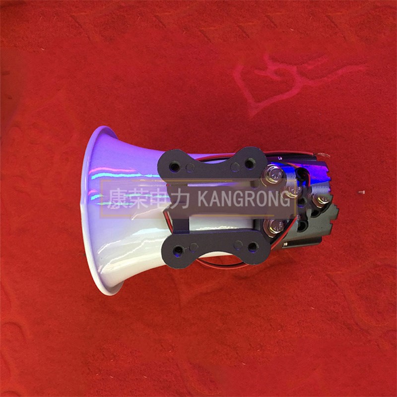 高速施工声光报警器摇旗机喊话喇叭智能防撞事故太阳能预警箱设备