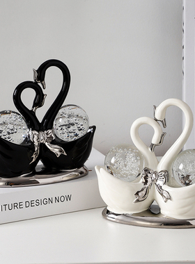 水晶球情侣天鹅摆件现代r轻奢家居玄关客厅酒柜电视柜子装饰品对