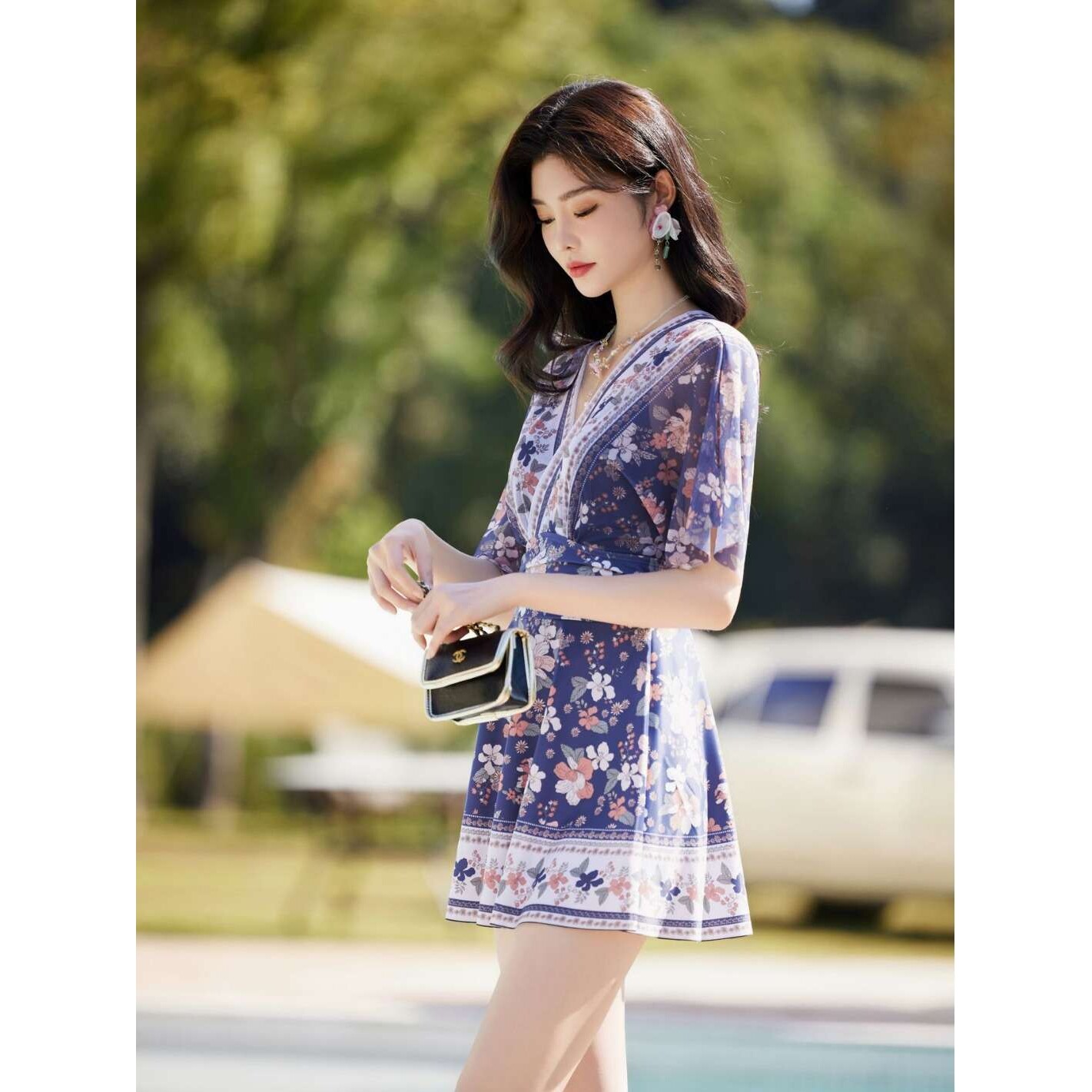 泳衣女v领夏连体裙式中袖ins风显瘦遮肚高腰泳衣时尚潮流泳装现货