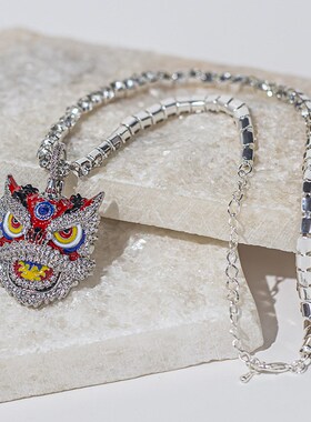 国潮新品复古创意醒狮吊坠嘻哈合金彩色N狮子头项链潮流配饰