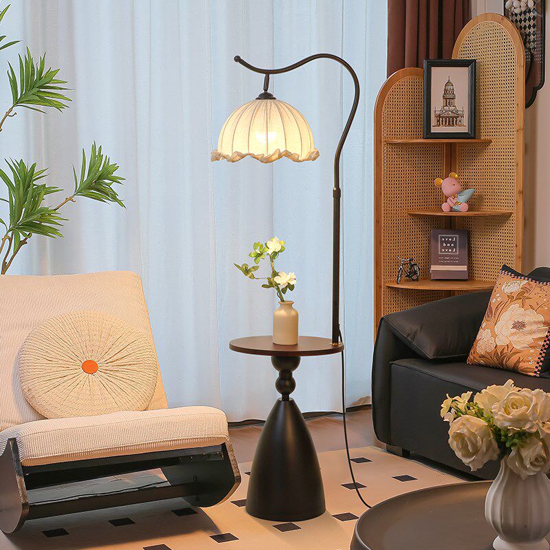 高级氛围感客厅落地灯沙发旁边卧室床头法式中古复古现代置物充电