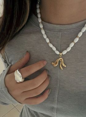 博主同款白色木珠播种项链花苞吊坠韩系个性百搭时尚高级感锁骨链