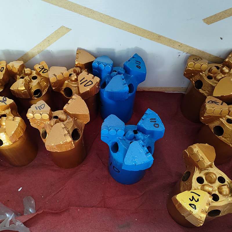 三翼复合片钻头90 110 130 150 PDC三叶钻头洛克钻头圆弧钻头弧角