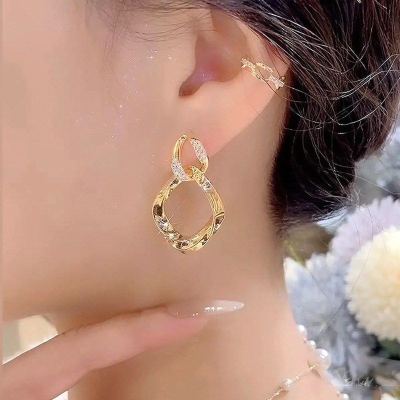 耳环女2023年新款o潮高级感轻奢方形镶钻镂空几何菱形耳圈个性耳