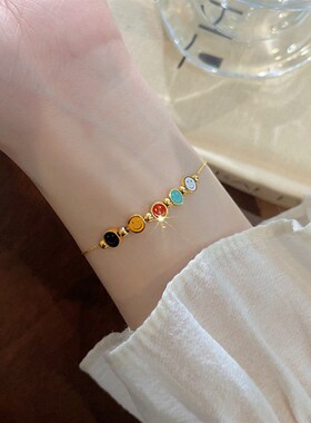 彩色笑脸钛钢手链女轻奢小众设计感18k金色精致闺蜜细.手绳不掉色