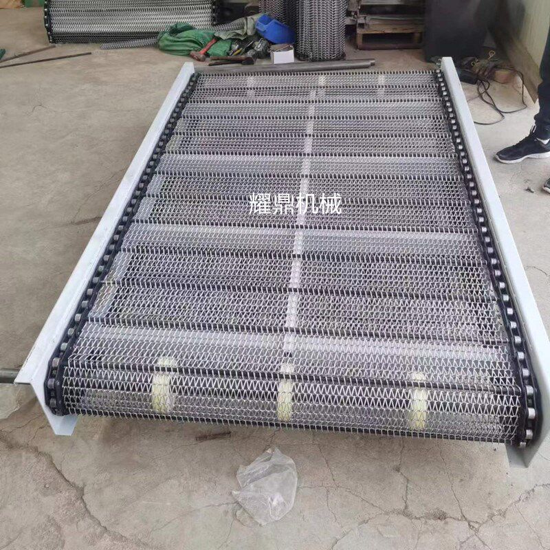 木片筛土机小型移动传送带木屑树根粉碎筛选分离机振动网带输送机