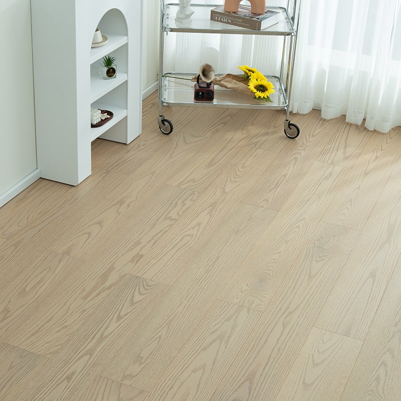 欧式橡木拉丝家用环保地暖防水多层实木复合木地板厂家直销15mm