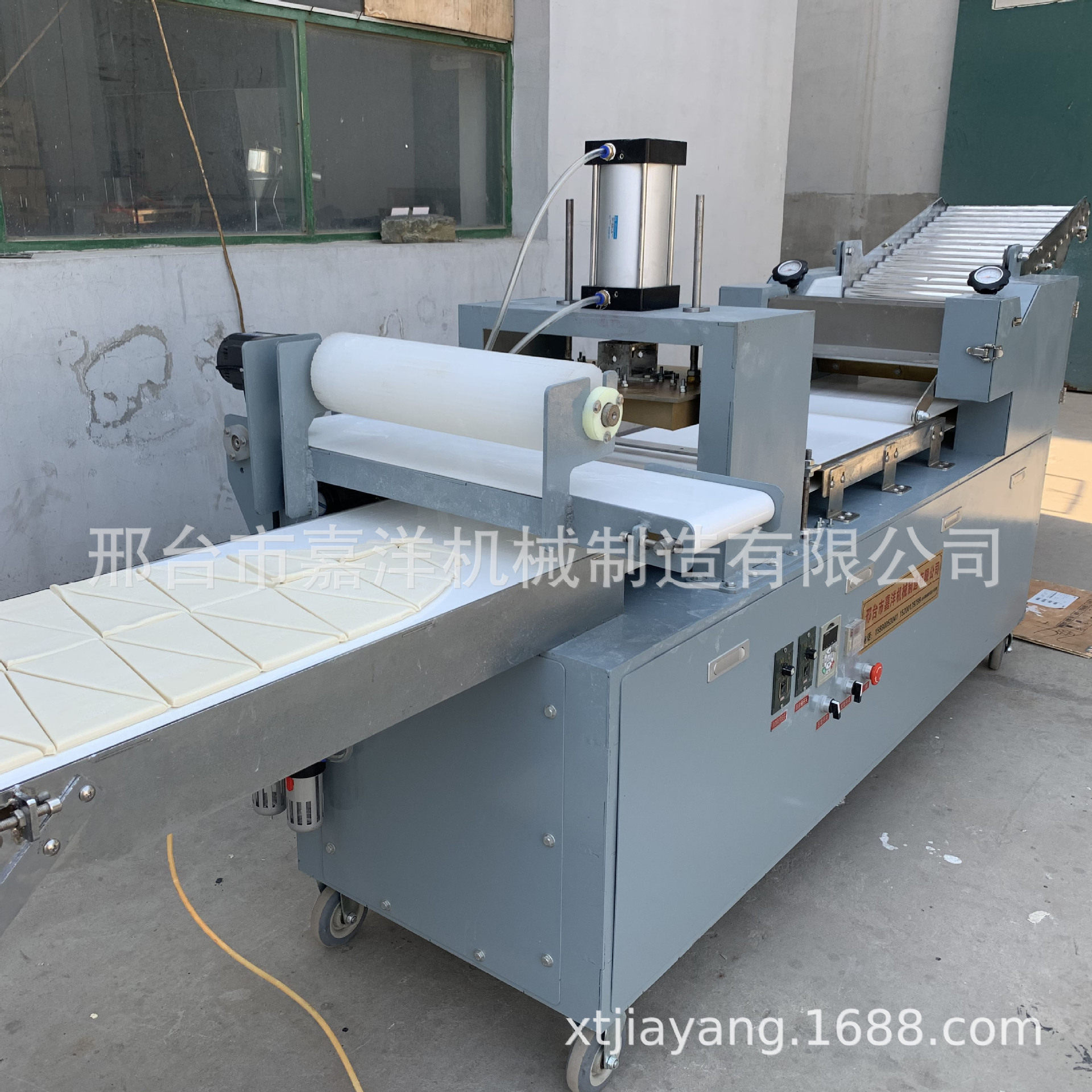 白吉馍成型机全自动烧饼披萨饼多功能商用白吉馍饼荷叶饼夹馕饼机