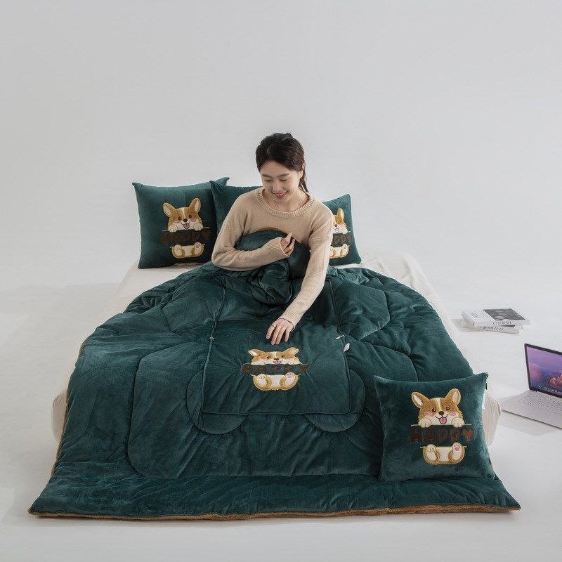 2023新款加厚泰迪绒哈士奇抱枕被水晶绒柯基卡通贴布绣靠垫被毯子