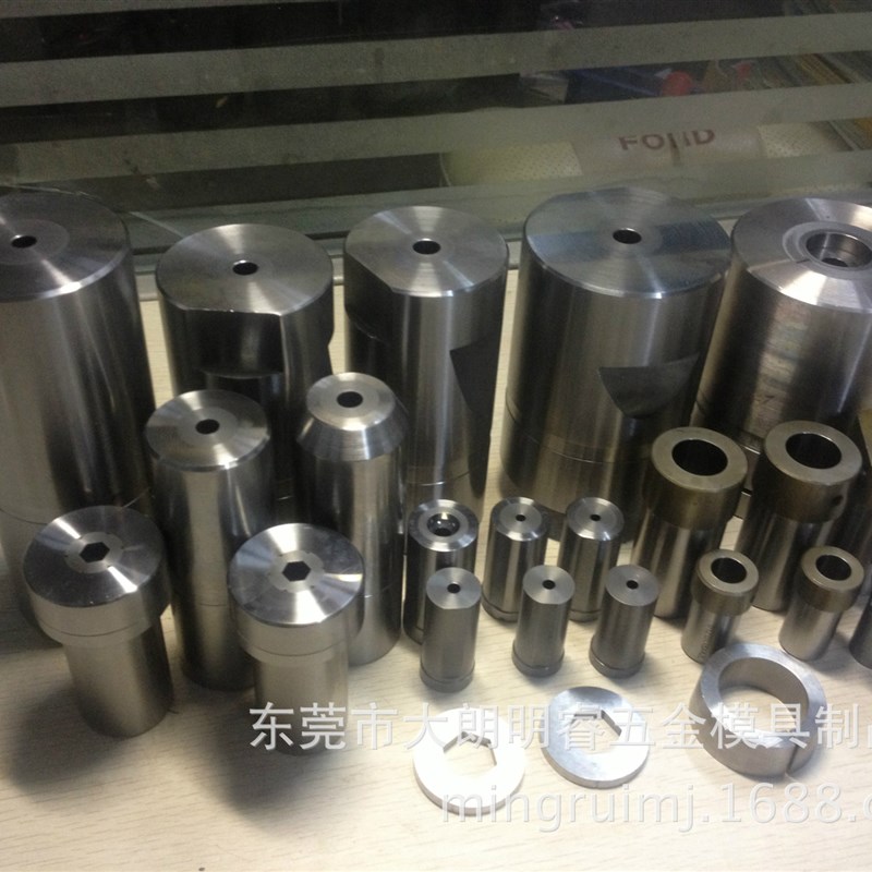 东莞螺丝模具 非标不锈钢冷镦模具  硬质合金紧固件模具