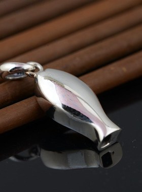 - 925银泰银光面双面款式 银饰 女款可吹响口哨吊坠