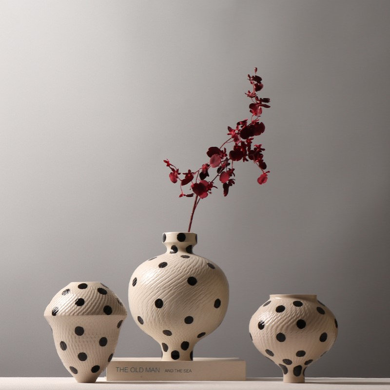 现代简约波点陶瓷花瓶 设计师软装搭配 展示柜隔断层创意装饰摆件