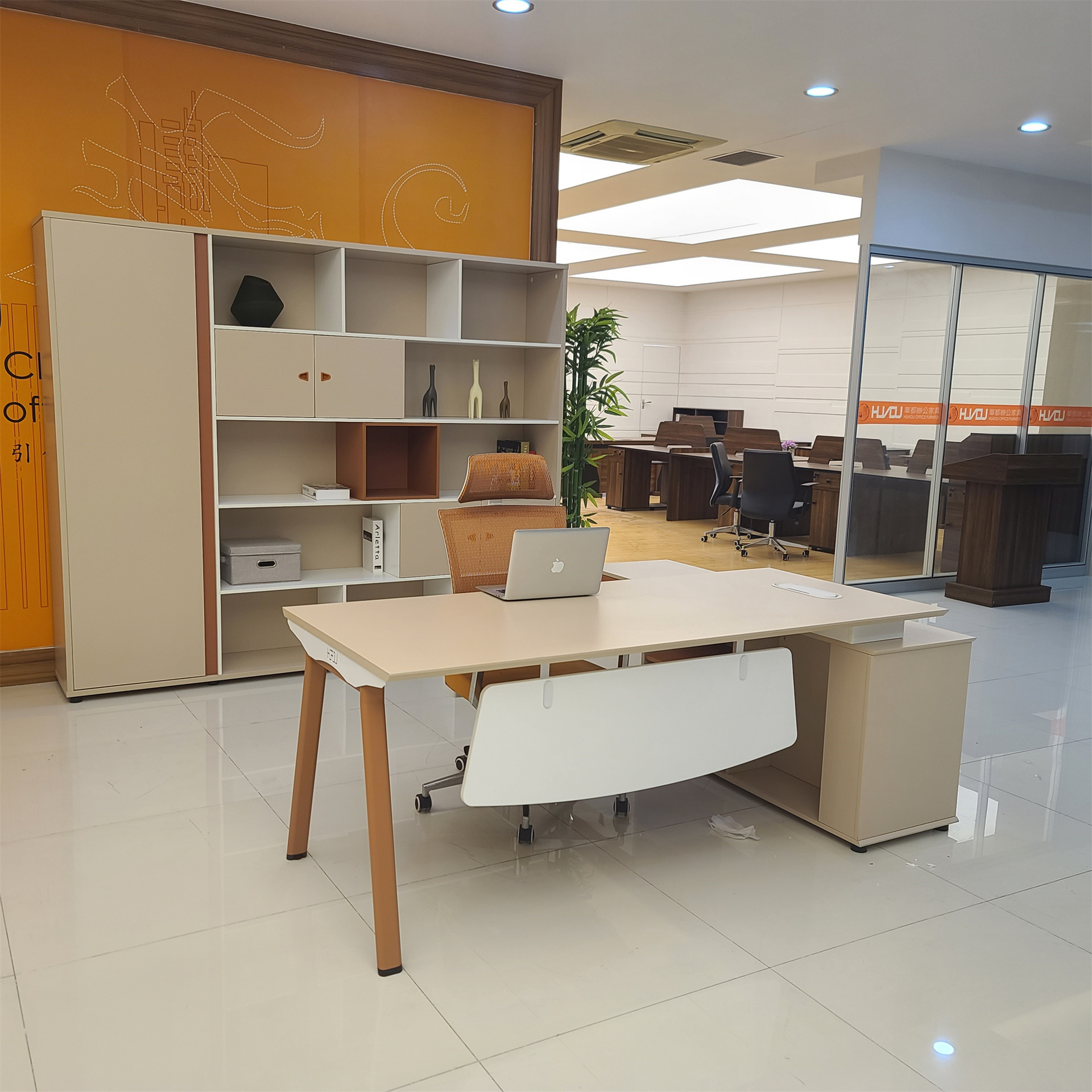 深圳总裁桌主管经理桌老板办公桌椅组合现代简约大班台办公家具