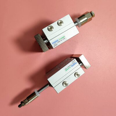 国产 MGPL12 MGPL20 MGPL16-20/30/40/50/75/100-XC8三轴可调气缸