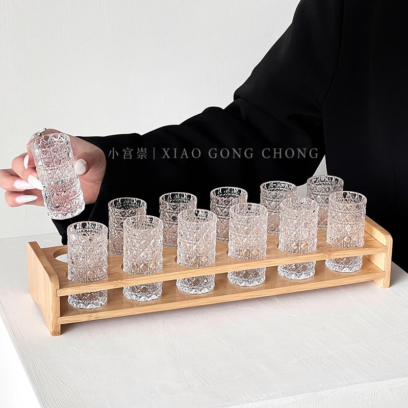 高级感浮雕宝石纹白酒杯套装轻奢家用加厚玻璃烈酒一口杯小酒杯子