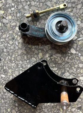 潍柴雷沃RG70水稻收割机配件原厂空调张紧支架装配总成