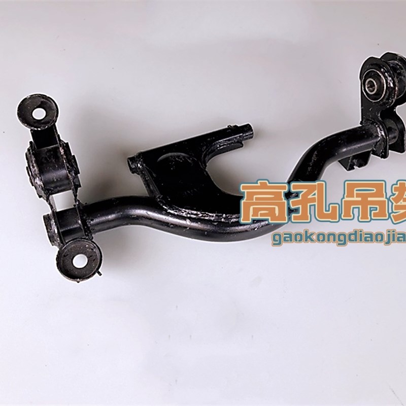 摩托车配件踏板车吊架鬼火巧格路C虎R9猎鹰迅鹰发动机吊架托架