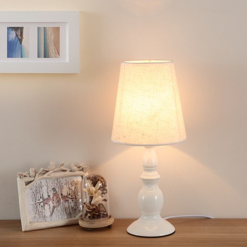 现代台灯卧室时尚卧室小夜灯护眼看书调光节能温馨喂奶台灯