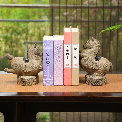 新家居饰品办公装饰品书房书立展示柜马招财礼品