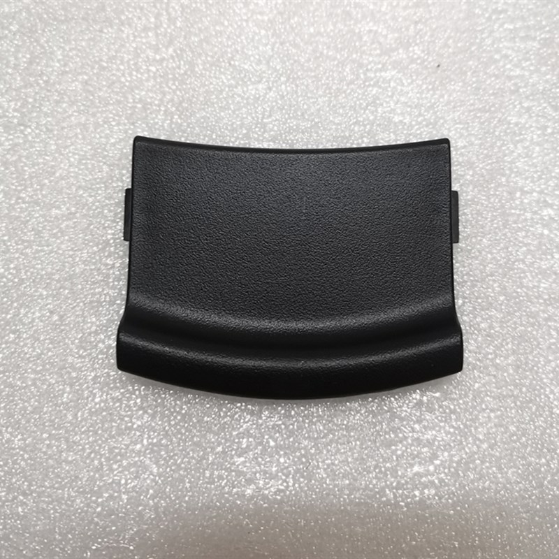 五羊本田 睿御WH110T6工具箱 内顶罩板 中央小盖板
