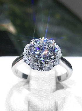 抖音网红爆款女王的大钻鸽子蛋 5克拉仿莫桑石高碳钻日Z式轻奢戒