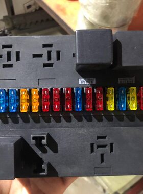 雷沃RG50收割机配件全车电器控制盒 包邮